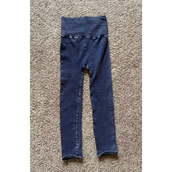 Free People High-Rise Happiness Runs Leggings NWOT NO OUTSIDE LOGO Size M/L Navy - Picture 4 of 6